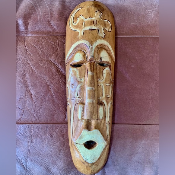 Wooden Hand Carved Tribal Mask - Picture 1 of 5